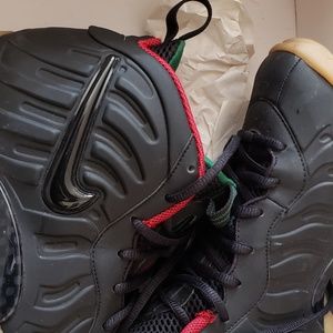 "GUCCI" Foams